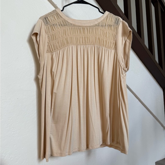 DR2 Tops - DR2 Women's Cream Sleeveless Blouse